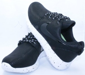 кроссовки Nike